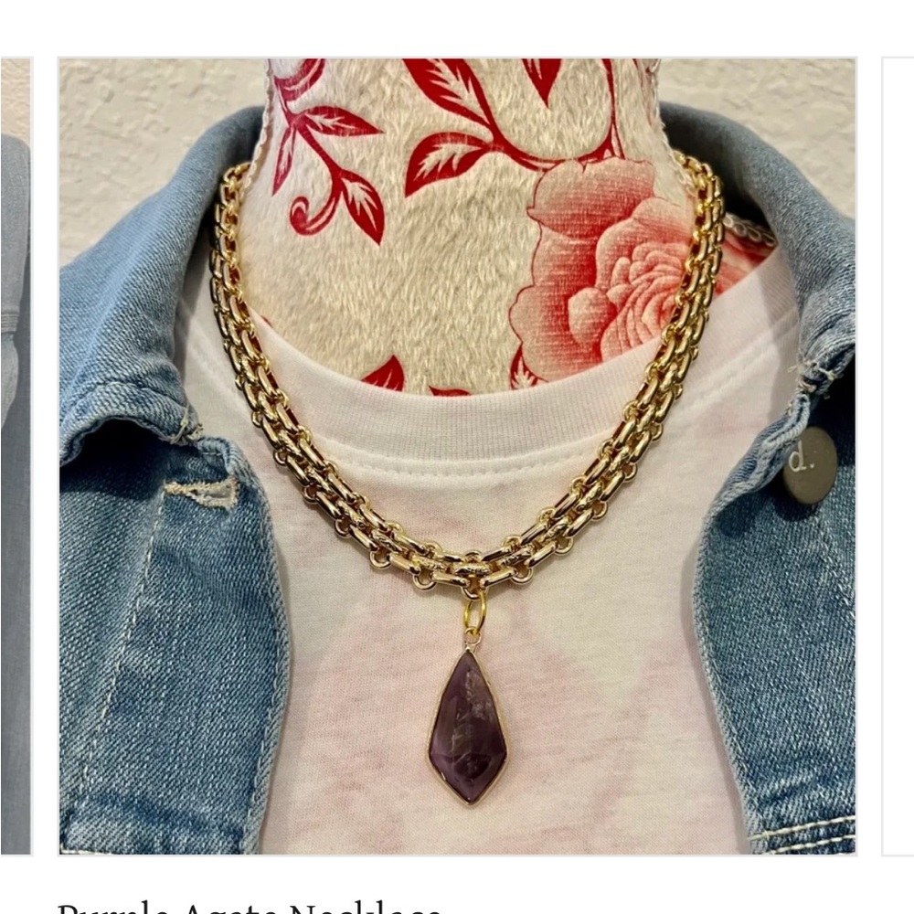Purple Agate on chunky gold chain. 18” length. Gold plated.